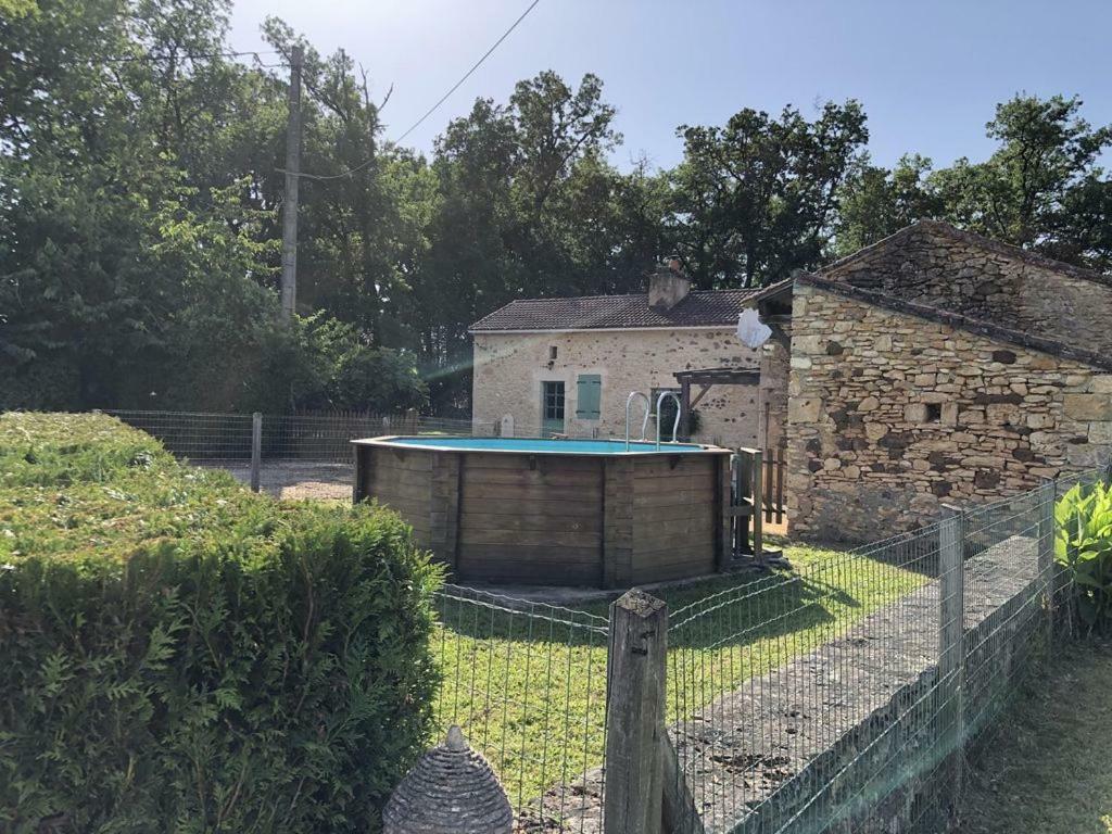 Gite De L Oustalneou Cuzorn Bagian luar foto